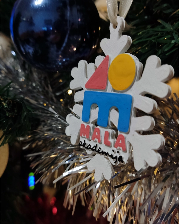 Maneo Ornament
